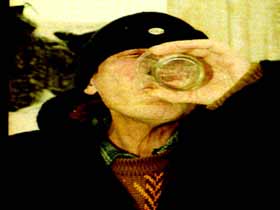 Стакан. Фото Игоря Гольдберга, сайт Каспаров.Ru Стакан. Фото Игоря Гольдберга, сайт Каспаров.Ru