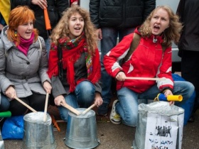 Пикет у ЦИКа в Украине. Фото: РИА "Новости" Пикет у ЦИКа в Украине. Фото: РИА "Новости"