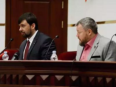 Д.Пушилин и А.Пургин до устранения последнего с должности в "ДНР". Источник - http://informator.net.ua/ Д.Пушилин и А.Пургин до устранения последнего с должности в "ДНР". Источник - http://informator.net.ua/