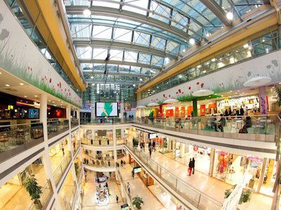 Торговый центр. Фото: praga-praha.ru Торговый центр. Фото: praga-praha.ru