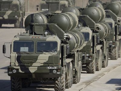 Пусковые установки ЗРК С-400. Фото: inosmi.ru. Пусковые установки ЗРК С-400. Фото: inosmi.ru.