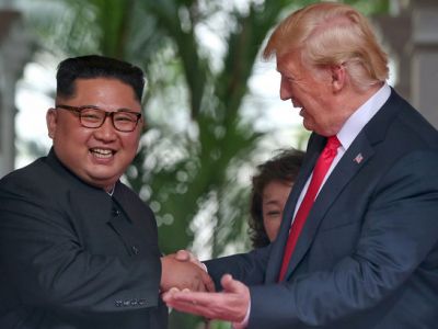 Трамп, Ким Чен Ын. Фото: vesti.ru Трамп, Ким Чен Ын. Фото: vesti.ru