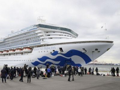 Карантинный лайнер "Diamond Princess" на причале Иокогамы. Фото: dsnews.ua Карантинный лайнер "Diamond Princess" на причале Иокогамы. Фото: dsnews.ua