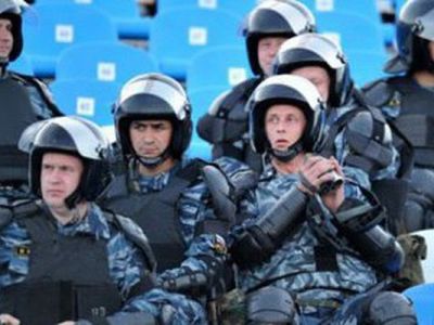 ОМОН на трибунах Источник фото: Вестник Кавказа ОМОН на трибунах Источник фото: Вестник Кавказа