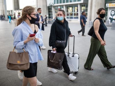 Анна Манылова в аэропорту Пулково. Фото: Давид Френкель / Медиазона Анна Манылова в аэропорту Пулково. Фото: Давид Френкель / Медиазона