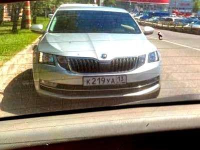 Одна из машин слежки. Фото: Сергей Горчаков, Каспаров.Ru Одна из машин слежки. Фото: Сергей Горчаков, Каспаров.Ru