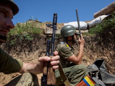 Украинские военнослужащие на позиции на передовой в городе Красногоровка, Донецкая область, 3 июня 2022 года. Фото: Анна Кудрявцева / REUTERS Украинские военнослужащие на позиции на передовой в городе Красногоровка, Донецкая область, 3 июня 2022 года. Фото: Анна Кудрявцева / REUTERS