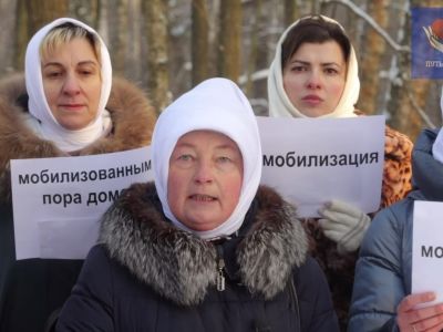 Стоп-кадр из видеообращения родных мобилизованных / "Путь домой"