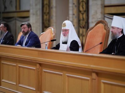 Патриарх Кирилл (Гундяев) в президиуме Всемирного русского народного собора, 27.03.24. Фото: vrns.ru Патриарх Кирилл (Гундяев) в президиуме Всемирного русского народного собора, 27.03.24. Фото: vrns.ru